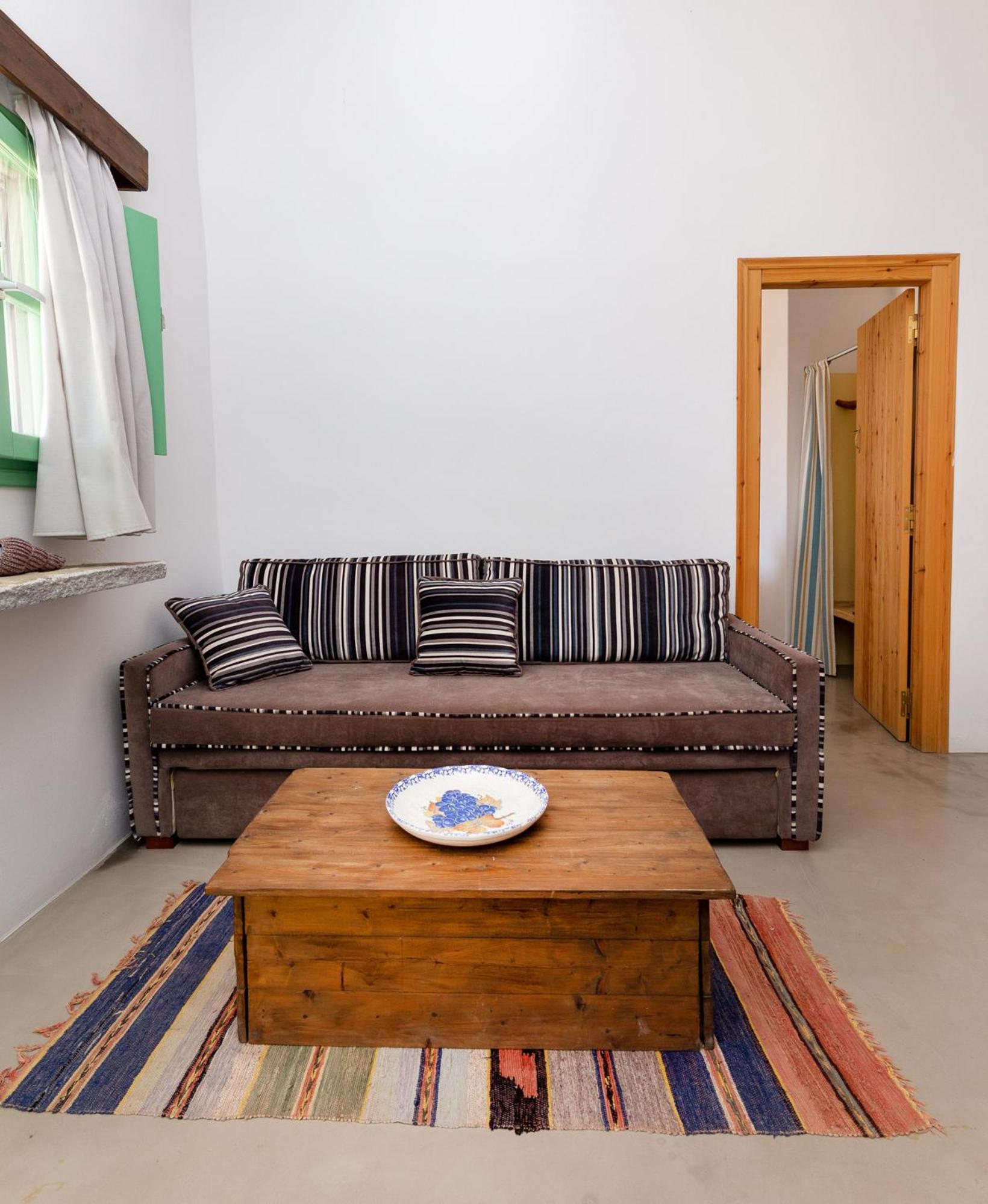 Ailouros Scenic Guest Houses สคินนูสซา ภายนอก รูปภาพ